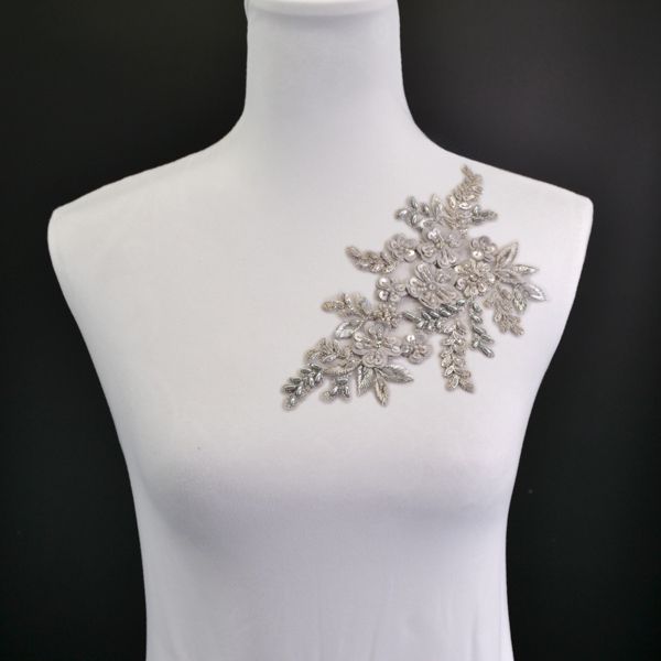 Applicatie voor jurk boeket zilver - linkerkant