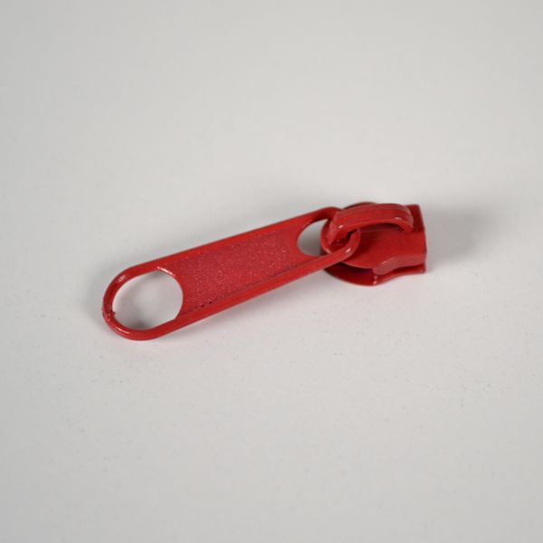 Metalen schuiver TKY voor rits met hanger #3 mm rood