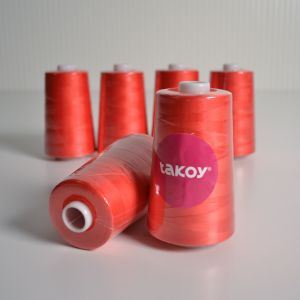 Overlock/coverlock polyester naaigaren TKY 5000 rood