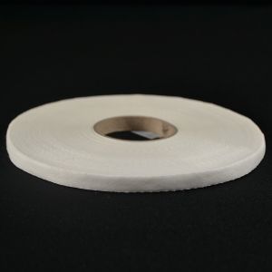 Plakbare versteviging / Vlieseline naadband 1 cm / Lengte 100m