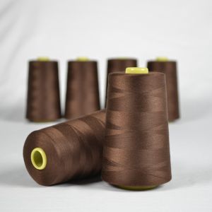 Overlock / coverlock polyester naaigaren NTF 5000 bruin